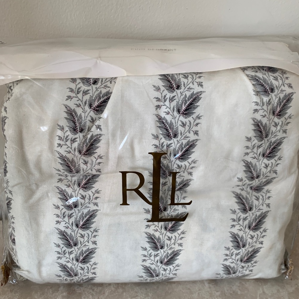 Ralph Lauren Winter Cottage Leaf King Bedski… - Picture 1 of 5